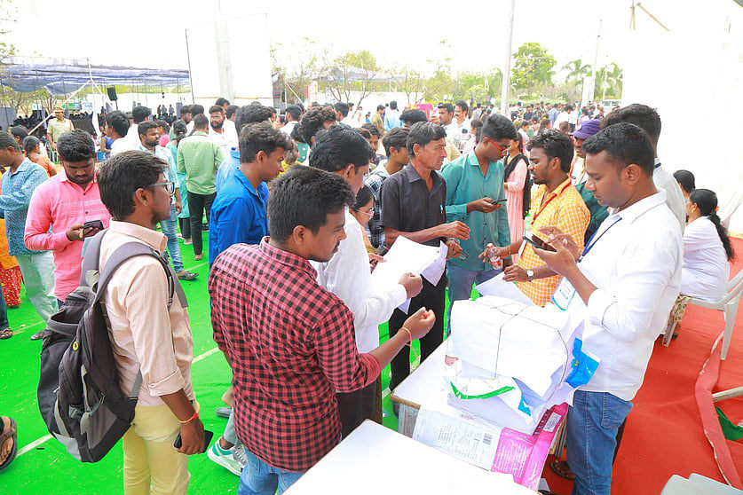 Less than 7% of male graduates find permanent salaried job in one year, finds new report