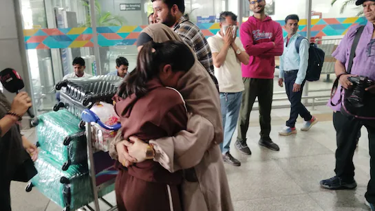 200+ Indian Students Stranded at Iran–Azerbaijan Border Amid Evacuation Delays