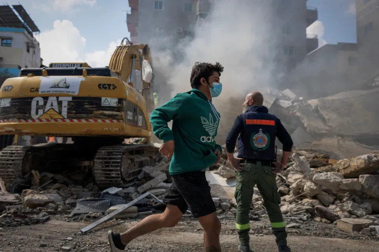 Escalating Israeli Strikes Kill Hundreds in Lebanon, Straining Fragile US-Iran Truce