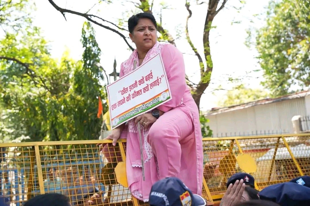 Uttarakhand Mahila Congress Stages Bold Satirical Protest Over Private School Fee Hikes