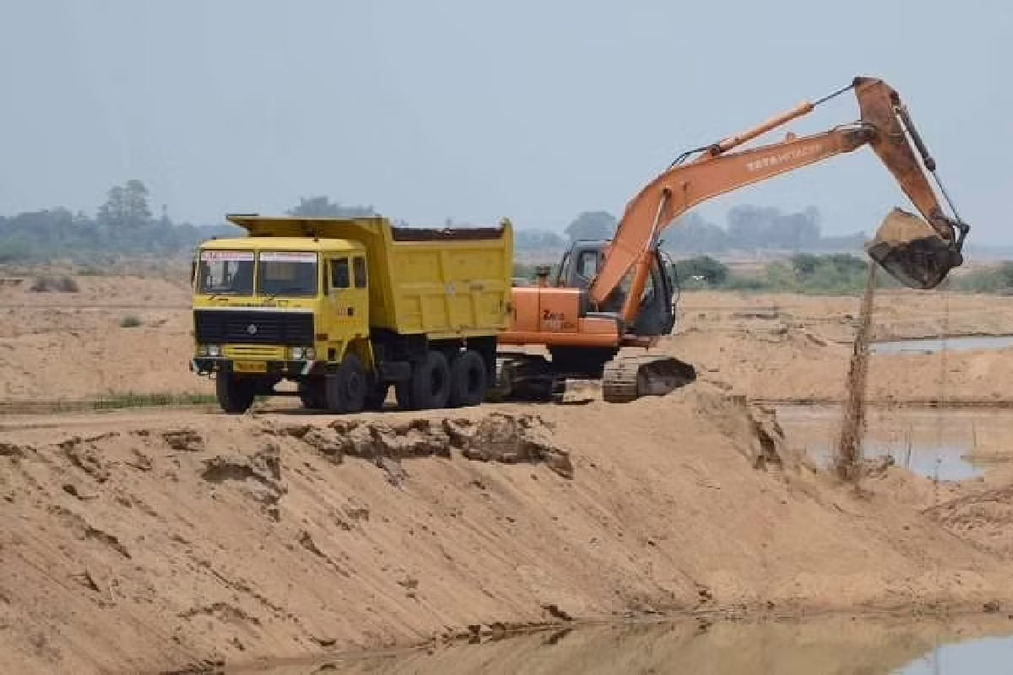 Supreme Court Threatens Paramilitary Deployment to Curb "Rampant" Illegal Mining in Chambal Sanctuary