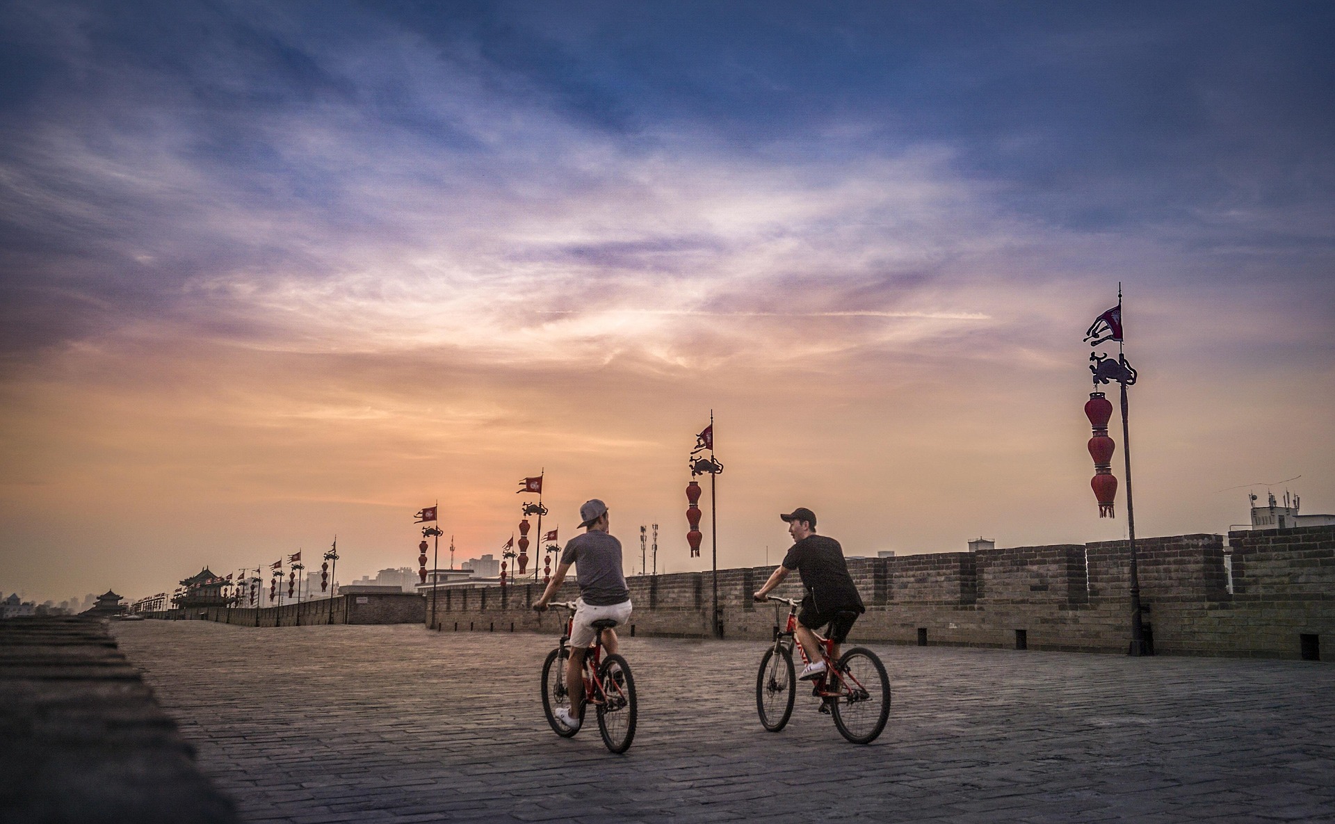 Cycling on top of the Xi'an city wall