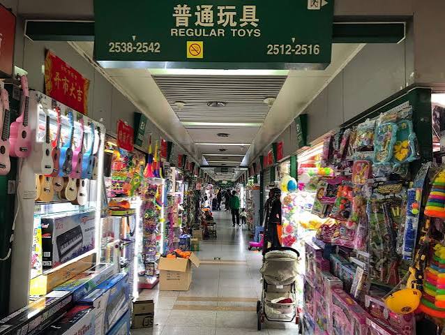 District 1 — toys, jewelry & crafts