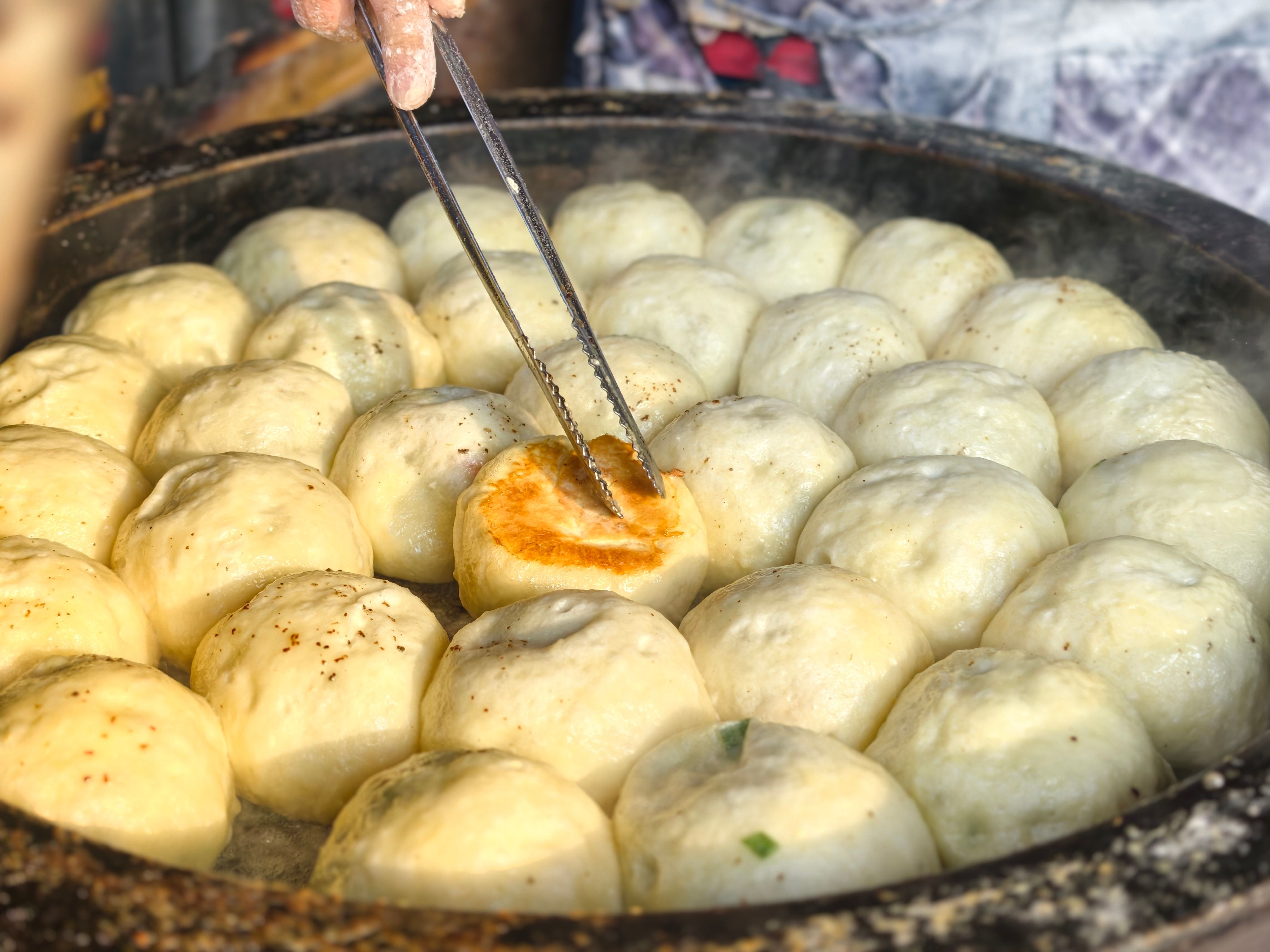 Shengjian pan-fried buns