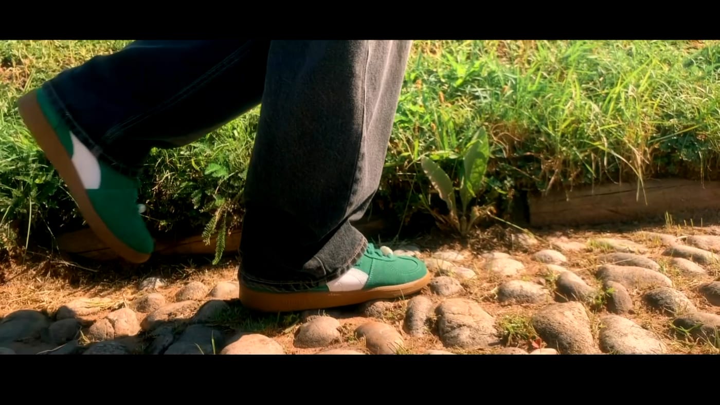 Basculement vers les couleurs chaudes, ambiance Wes Anderson