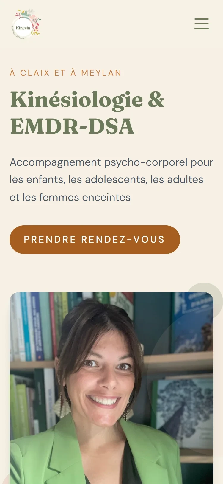 Nouveau site sur mobile : menu clair, titre lisible, bouton de prise de rendez-vous