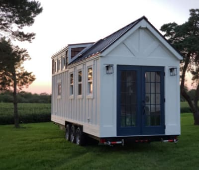 Maverick Tiny Homes logo