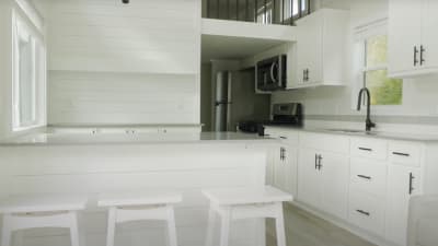B&B Tiny Houses logo