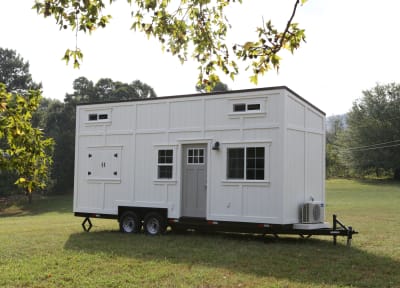 Homestead Tiny House Co logo