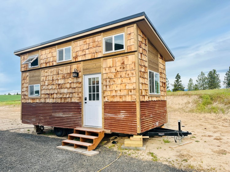 Frontier Cabin – 10×20 thumbnail 2