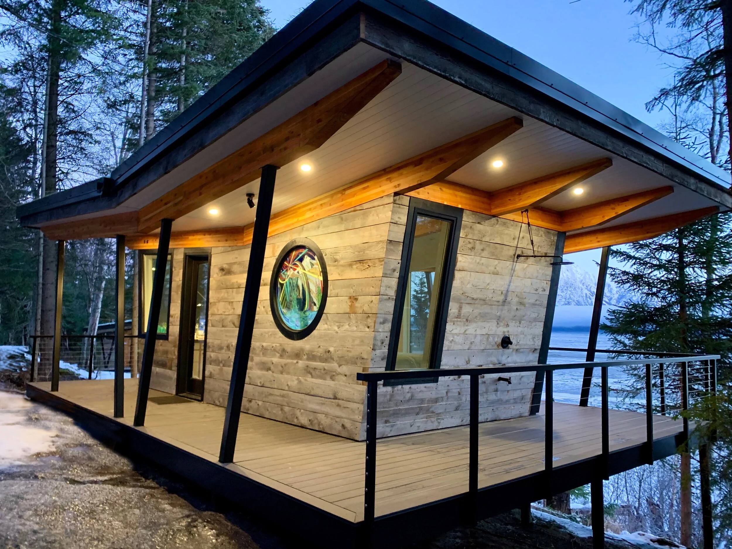 Tiny House (Hope, Alaska) thumbnail 3