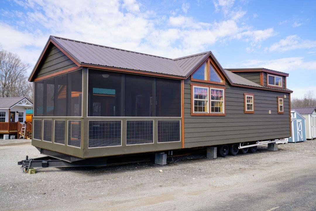 Country T Cabin Park Model thumbnail 2