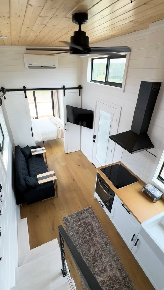 The Hill Country thumbnail 2