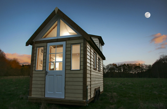 Static Tiny House Cabin thumbnail 3
