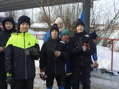 Партийцы в Горно-Алтайске приняли участие в Крещенских купаниях и поздравили горожан с праздником