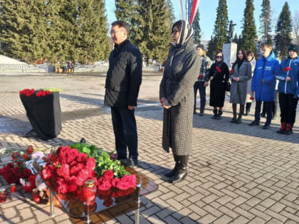 Партийцы почтили память погибших в результате теракта в подмосковном «Крокус Сити Холле»