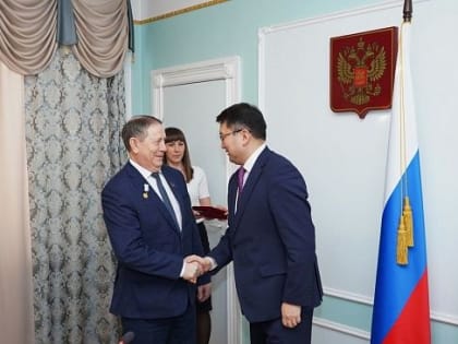 Виктор Ромашкин удостоен высшей парламентской награды Республики Алтай