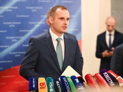 Медосмотр мигрантов должен проводиться только в государственных клиниках, ‒ Леонов