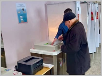 100-летний участник Великой Отечественной войны проголосовал на выборах Президента России в Горно-Алтайске