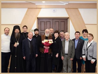 С 80-летним юбилеем Павла Богомолова поздравили в Администрации города