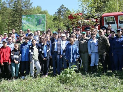 Единороссы приняли участие в акции «Сад памяти»