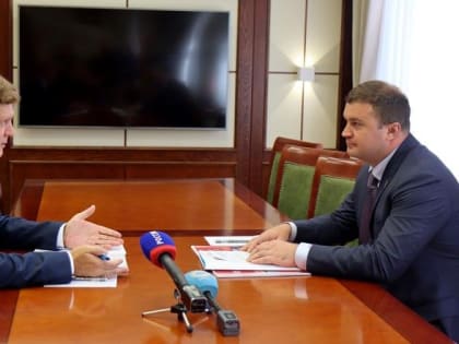 Социально-экономическое развитие Омской области полпред обсудил с главой региона