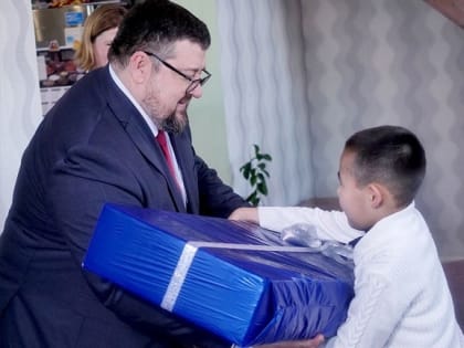 Ойгору из Республики Алтай помог исполнить мечту полпред Анатолий Серышев