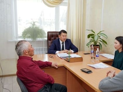 Прием граждан провел Председаель ГС-ЭК РА Артур Кохоев