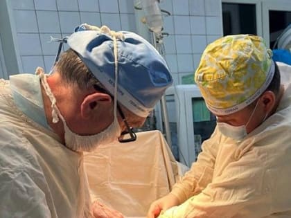 «Даже рукавицы,  связанные землячками, греют по-особому...»