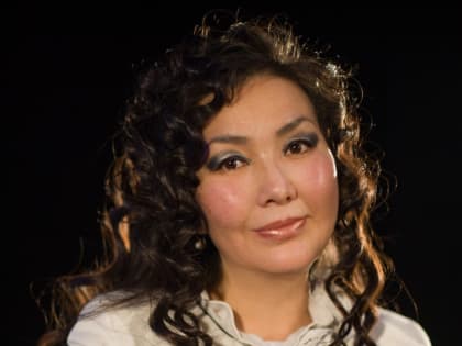 Заслуженная артистка Республики Алтай, актриса Национального драматического театра имени П.В. Кучияка, Вера Нефедовна Сумачакова, отмечает юбилейный день рождения.