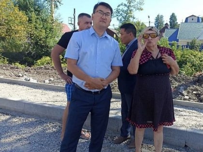 Капитальный ремонт улицы Ленинградской в Горно-Алтайске продолжается