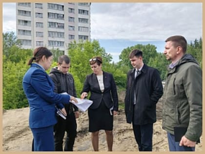Ольга Сафронова проверила ход работ на городских объектах