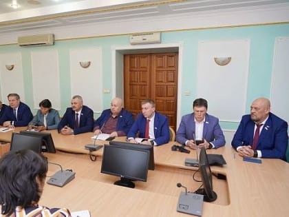 Дороги - будущее республики...