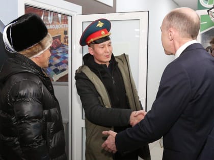 Герой России Амыр Аргамаков награждён орденом «Таҥ Чолмон»
