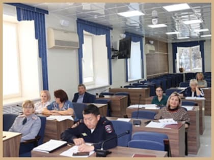 Заседание комиссии по делам несовершеннолетних в городе