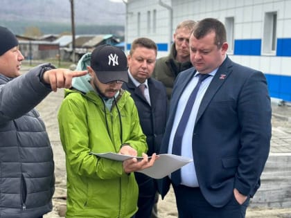 В Манжероке проверили ход капремонта Дома культуры