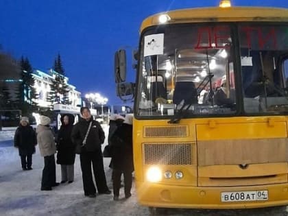 В День Конституции Петр Попошев организовал для детей  округа поездку в  ГЛК 