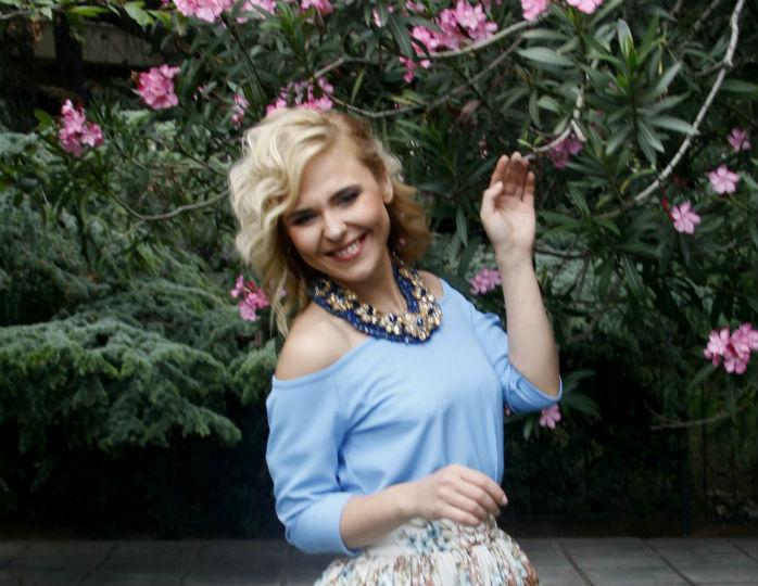 «Не сдадимся, мам»: Пелагея запечатлела подросшую дочку в домашней обстановке
