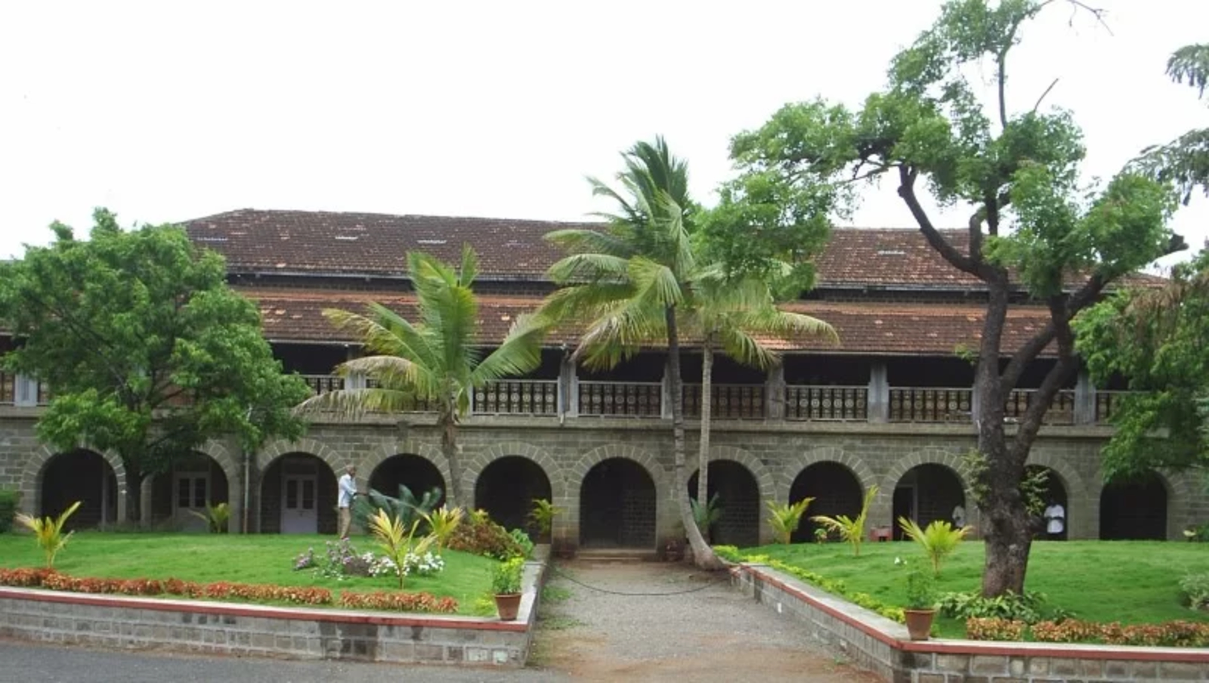 Gokhale Institute of Politics and Economics college image