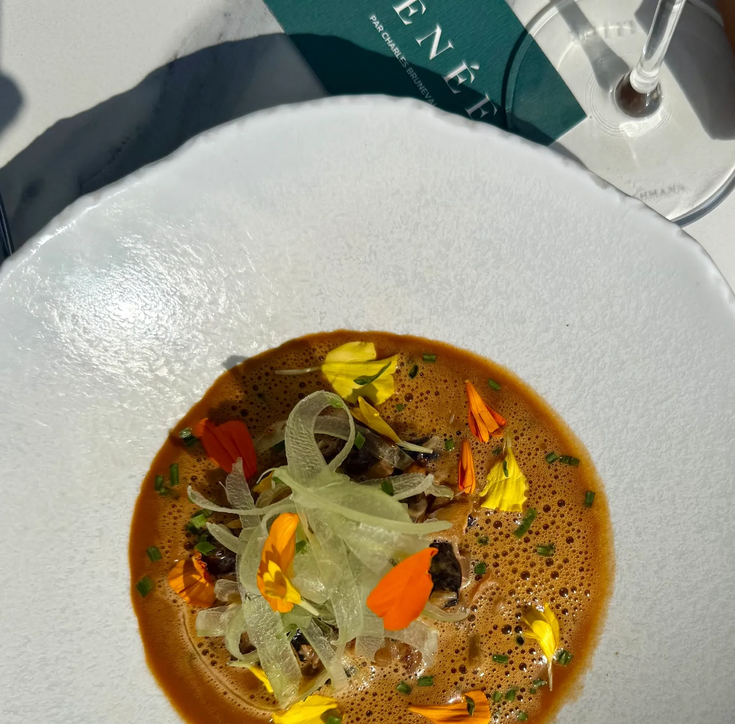 Ravioles et bisque d'araignée de mer