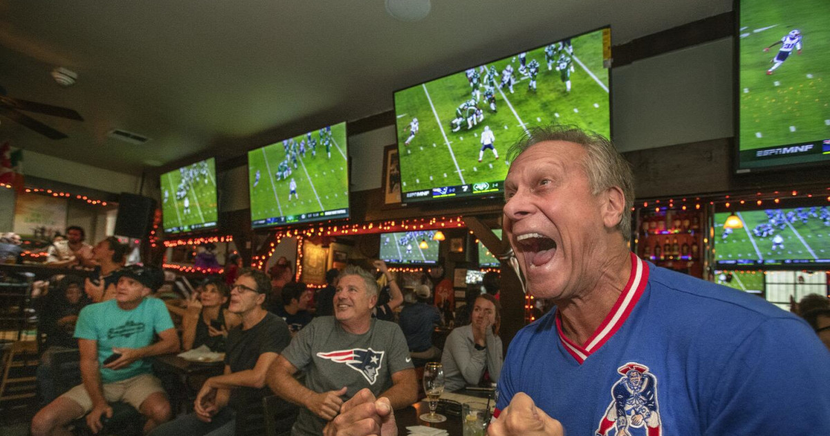 Best Sports Bars to Watch Football