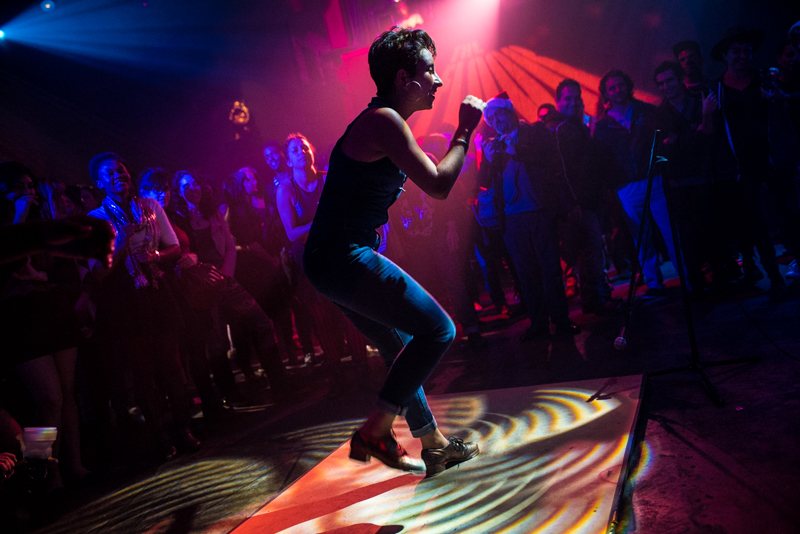 Review The Floor Show