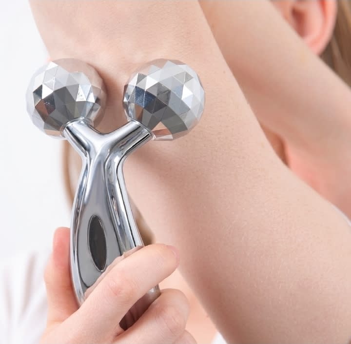 MASAJEADOR FACIAL Y CORPORAL 3D