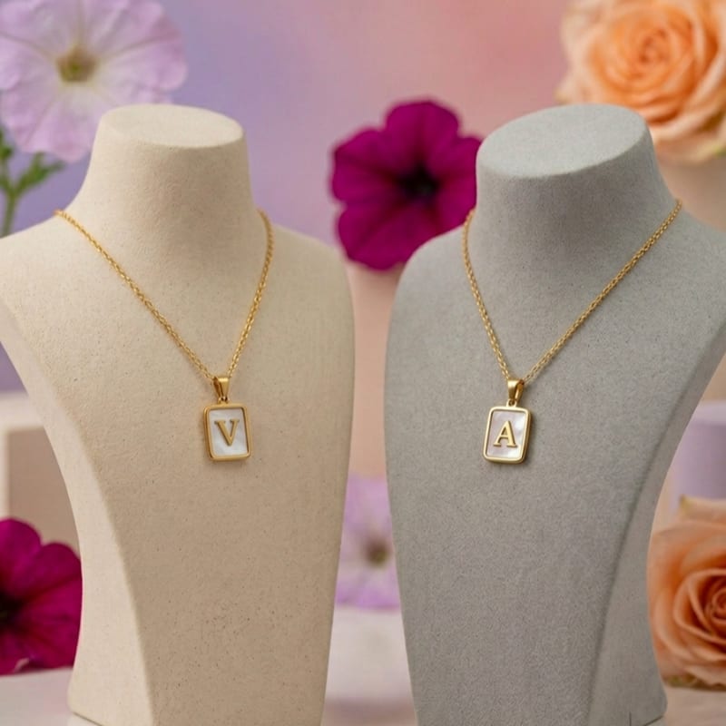 COLLAR CON INICIAL