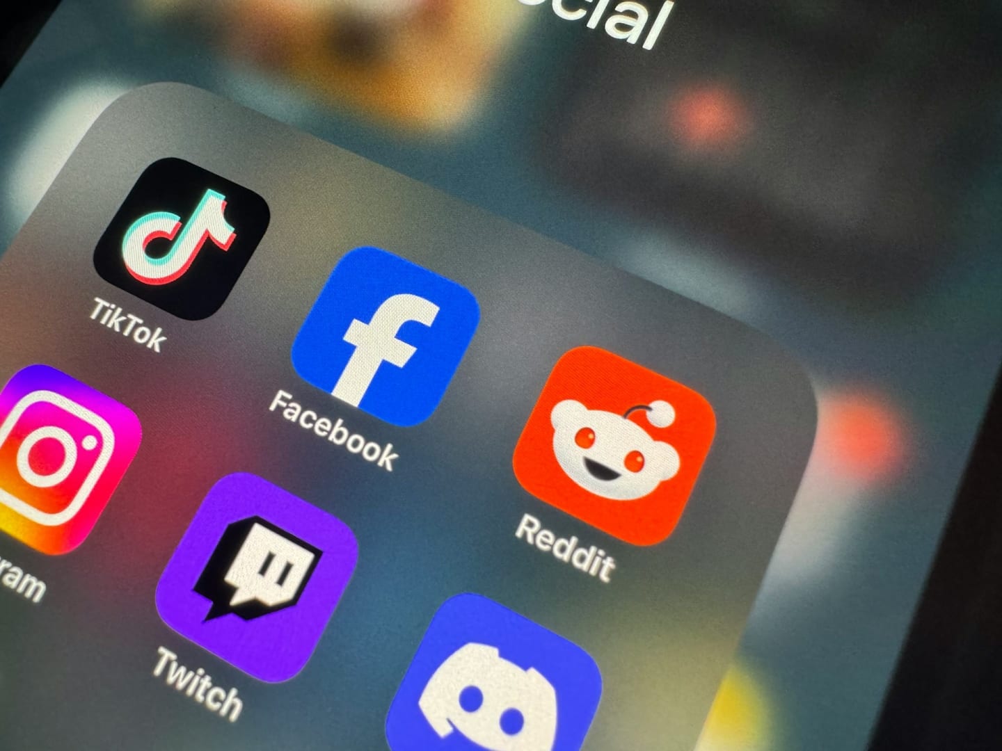 3 Developer Tactics for Better App Store Reviews