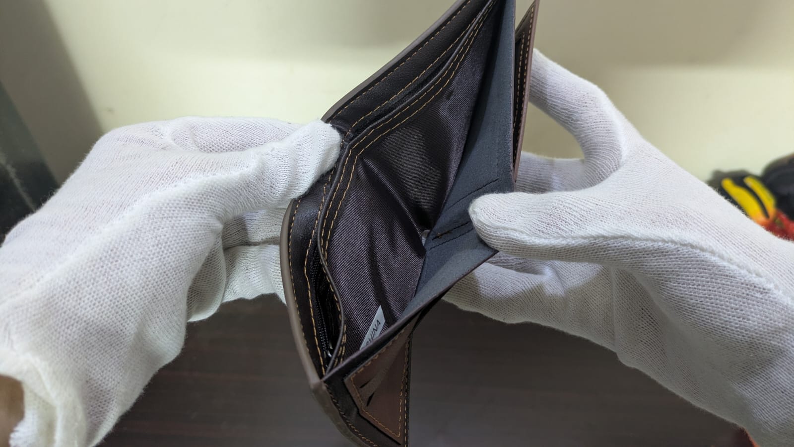 The GYG Executive Bifold image 3