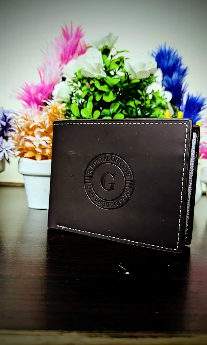 The GYG Executive Bifold image 2