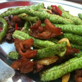 Fried Bean with Pork