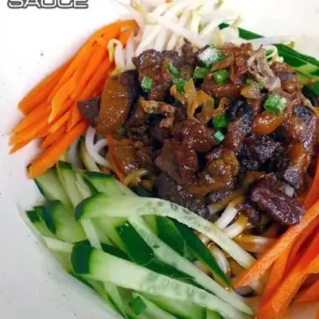 Dry Noodles with Bean Sauce (炸醬乾麵)