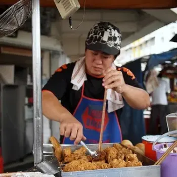 Mr Chiam’s Goreng Pisang Stall (Banana Fritters)